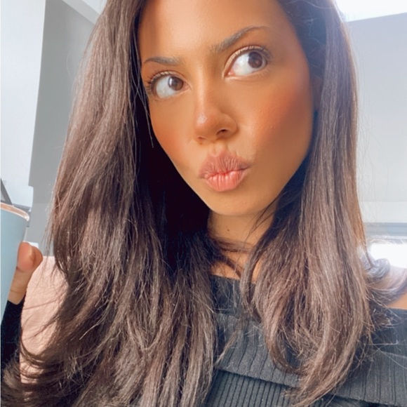 Meet Your Posher! - Picture 1 of 12